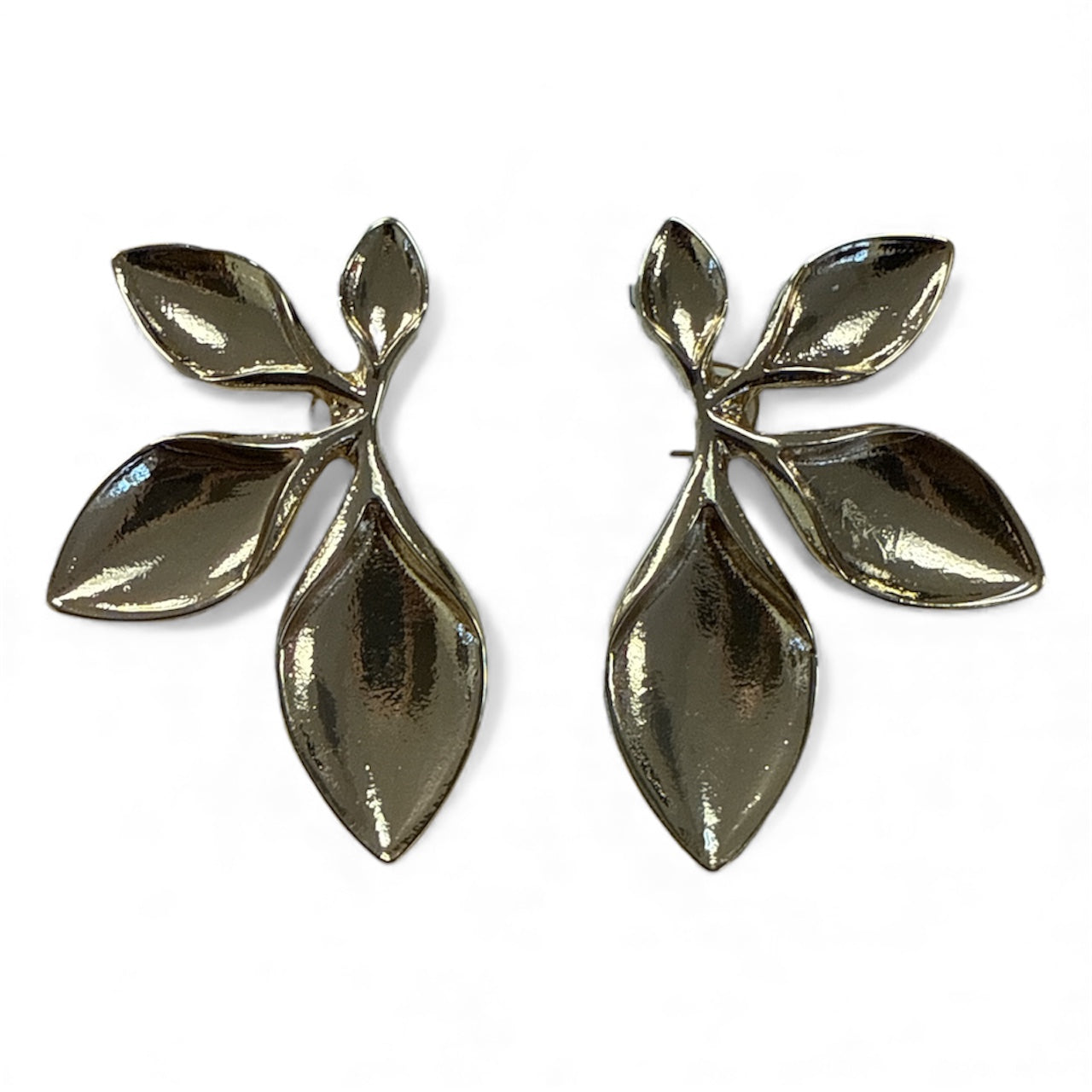 Gold Flower Earrings-410 Jewelry-Simply Stylish Boutique-Simply Stylish Boutique | Women’s & Kid’s Fashion | Paducah, KY