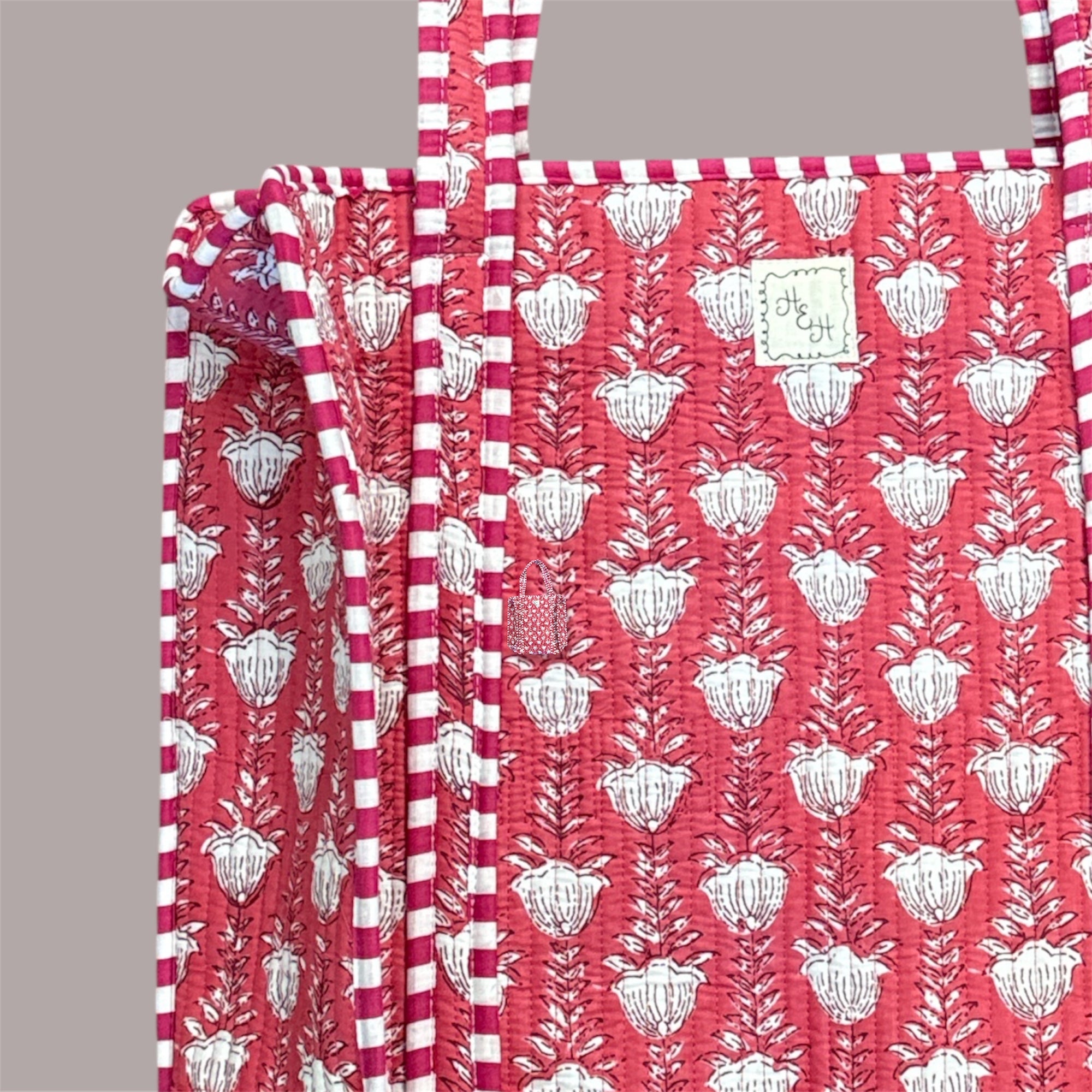 Quilted Tote Bag-420 Bags & Totes-Simply Stylish Boutique-Simply Stylish Boutique | Women’s & Kid’s Fashion | Paducah, KY