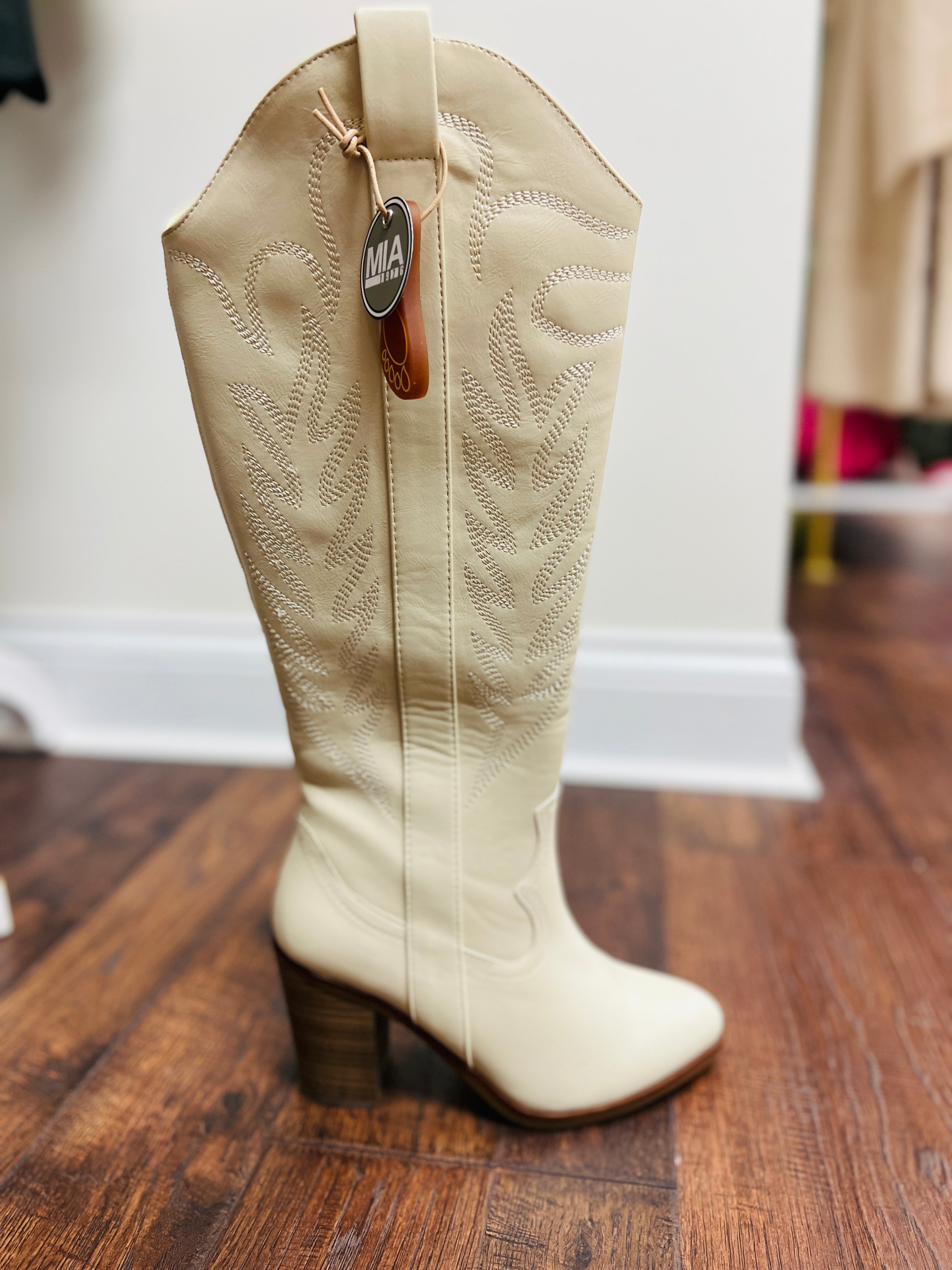 Dakota Boot-440 Footwear-Simply Stylish Boutique-Simply Stylish Boutique | Women’s & Kid’s Fashion | Paducah, KY
